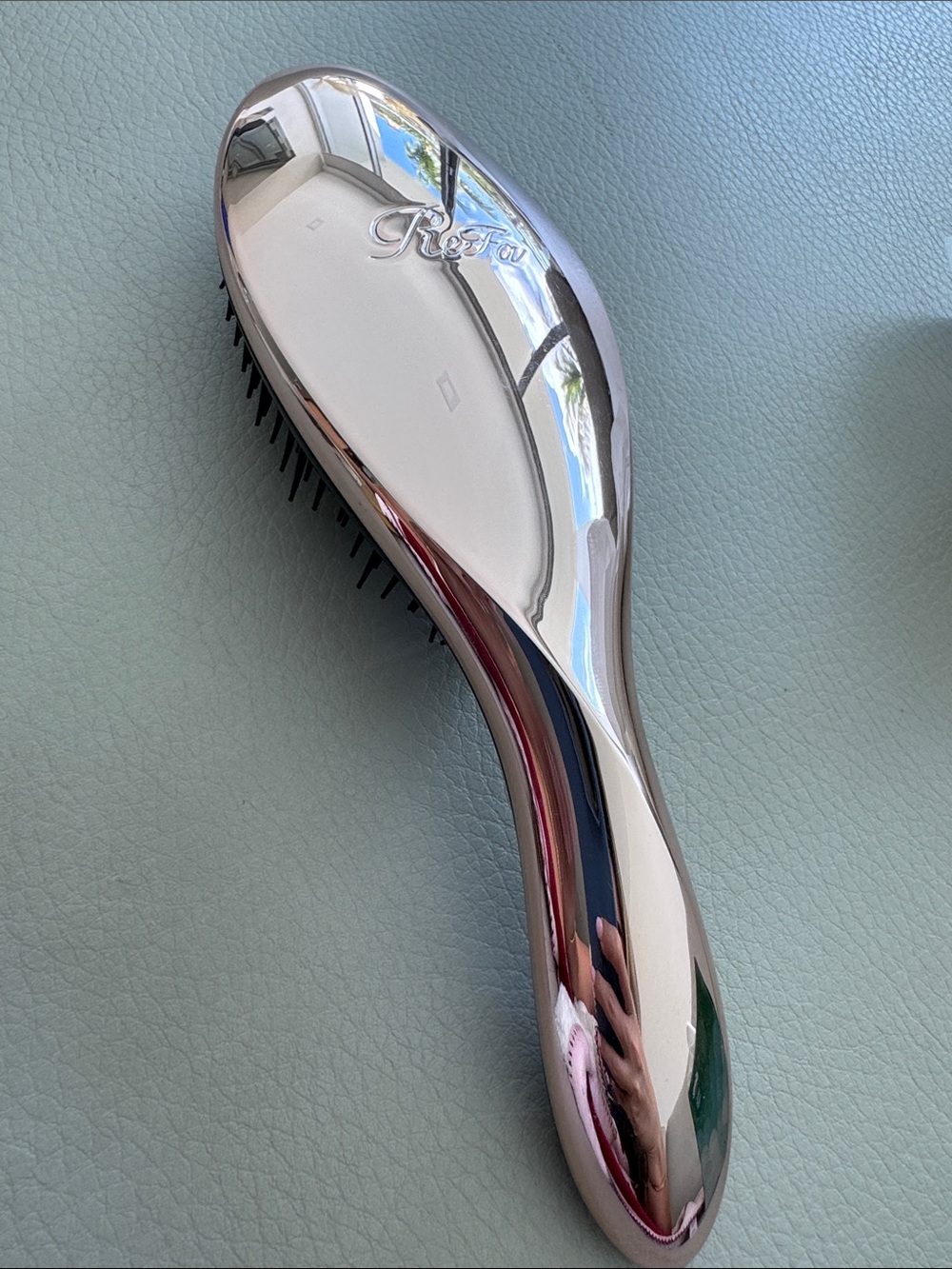 ReFa Silver Detangling Hair Brush — Smooth Finish